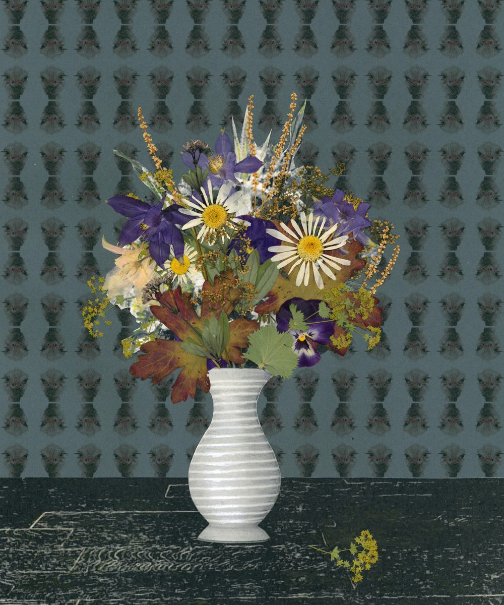 Eine Vase mit einem bunten Blumenstrauß