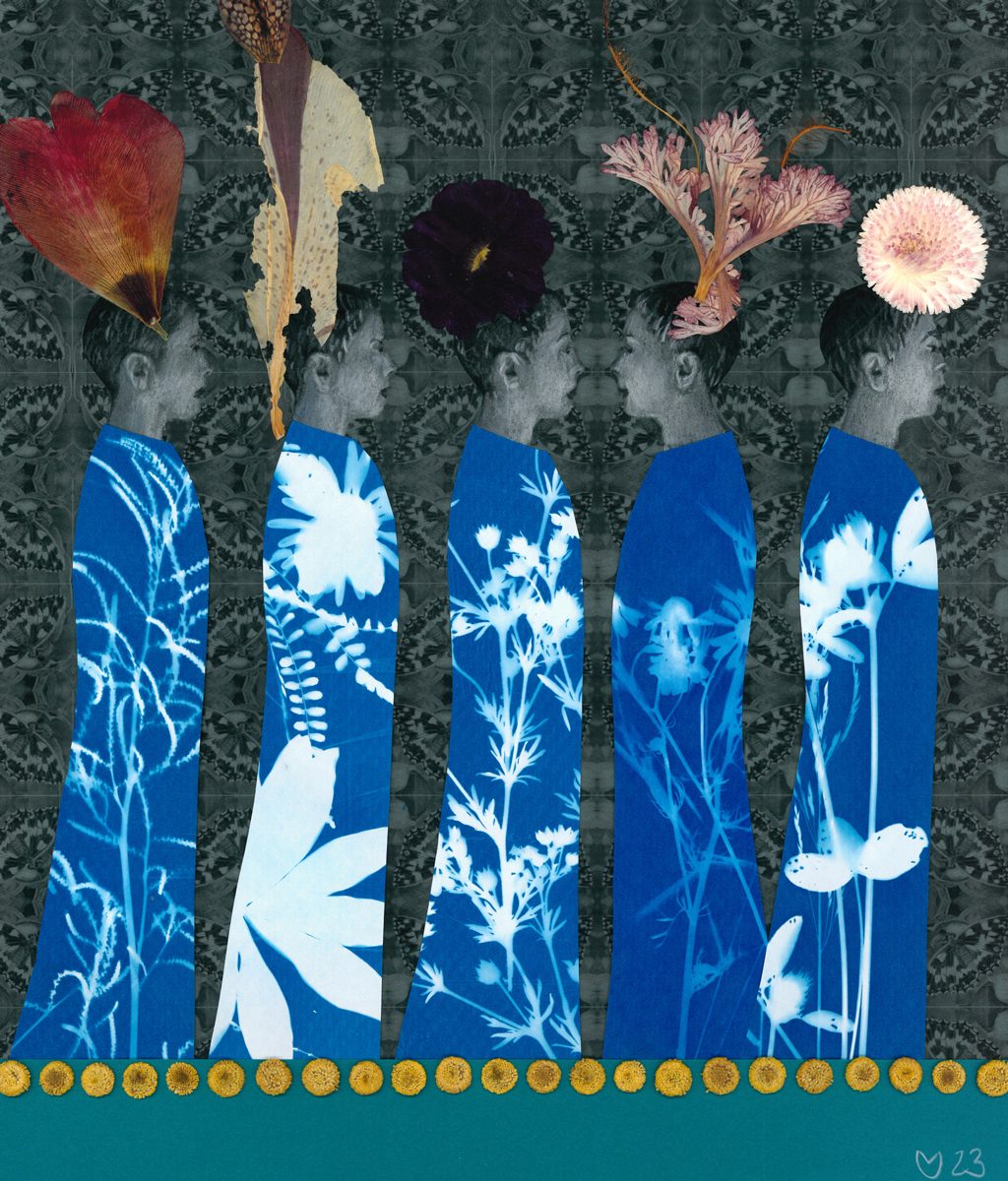 Fünf Frauen stehen in einer Reihe. Alle sehen in die gleiche Richtung, nur eine zurück.