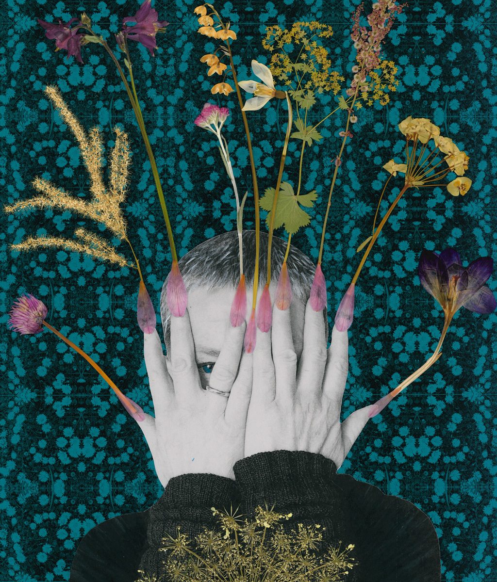 Eine Frau schaut durch die Hände, die sie vor ihr Gesicht gelegt hat. Ihre Fingernägel bestehen aus Blüten